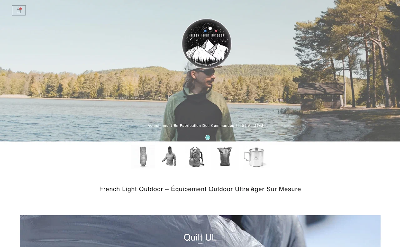 Ancienne page d’accueil French Light Outdoor avec logo centré, visuels produits et hiérarchie peu structurée